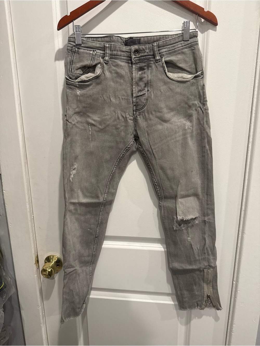 Zara Men's Light Gray Slim Straight Distressed Jeans